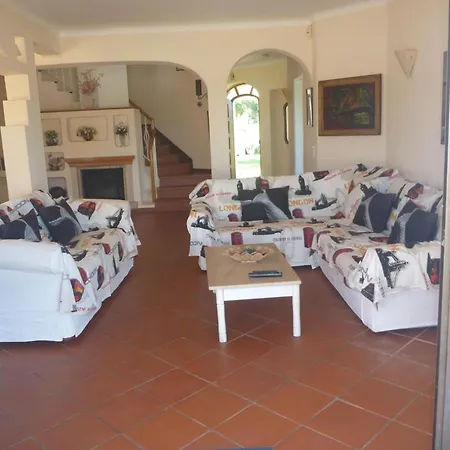 Βίλα Stylish Villa With Large Private Pool Sea Views *